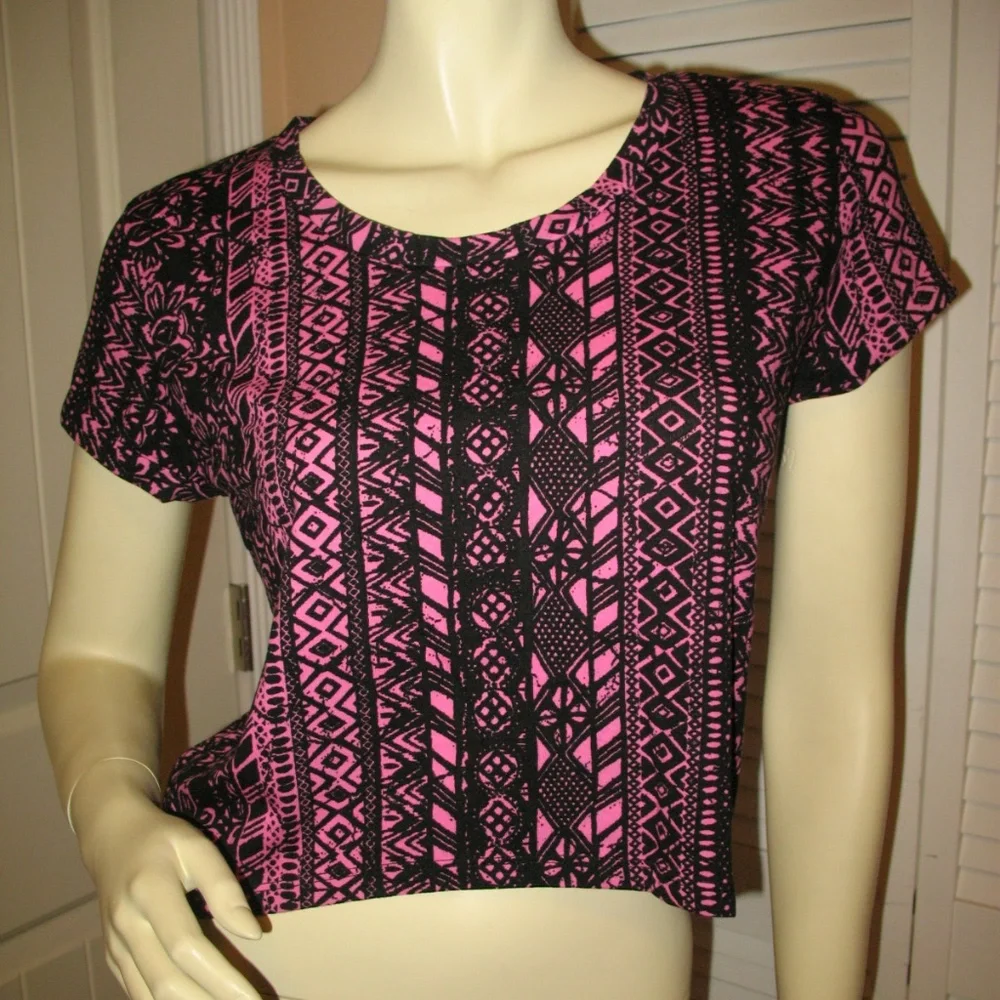 Y2K New Womens Crop Top sz Small High-Low Aztec Print Tribal Pattern Pink Black - Picture 2 of 7